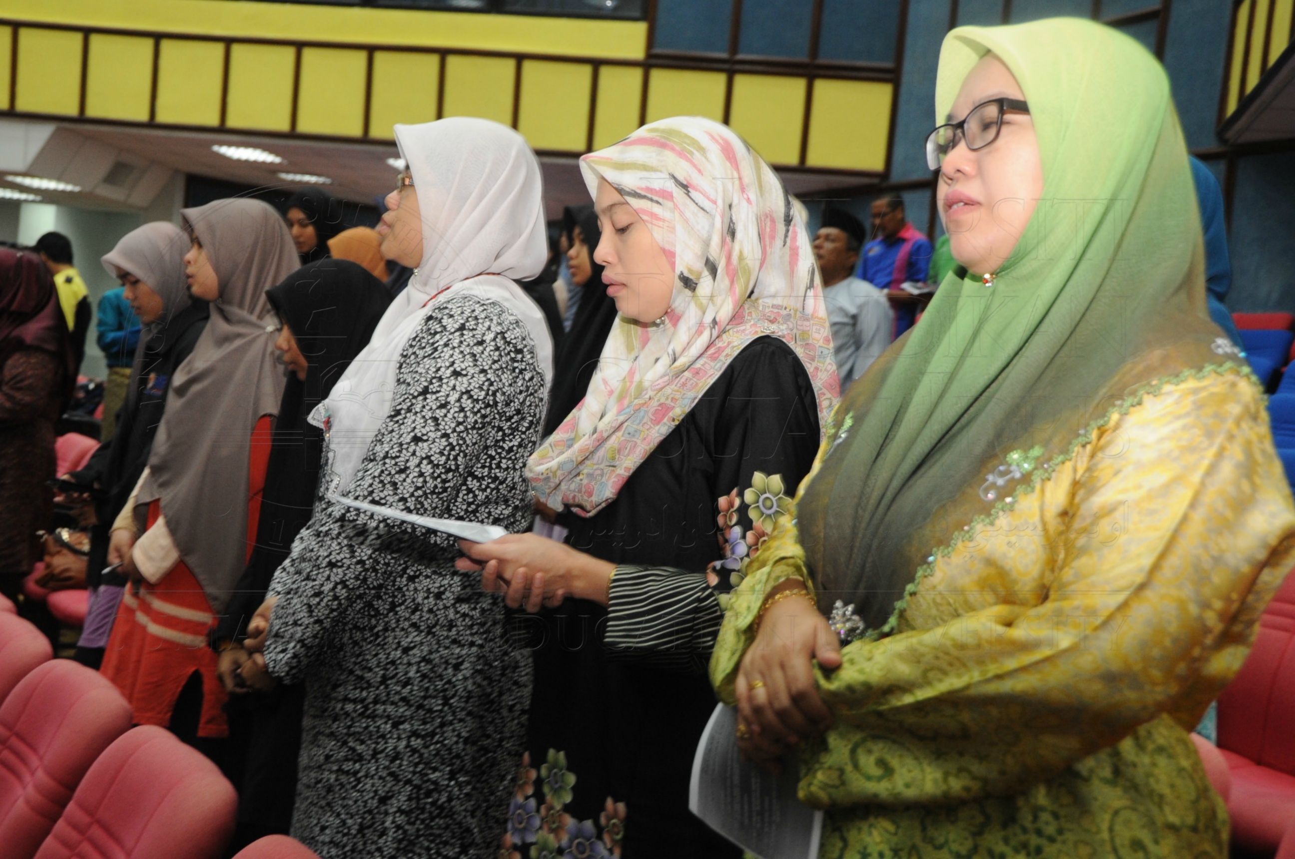 PRO 16 1 MAULIDUR HAS 7330